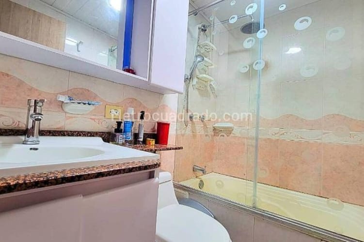 Casa de 5 alcobas en venta en Bavaria, Bogotá, 240 m² · foto 14 de 16