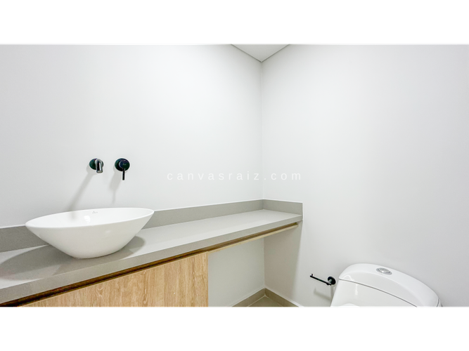 Apartamento de 4 alcobas en venta en Los Naranjos, Medellín, 230 m² · foto 4 de 13