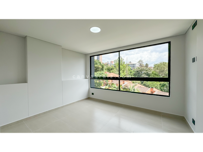 Apartamento de 4 alcobas en venta en Los Naranjos, Medellín, 230 m² · foto 5 de 13