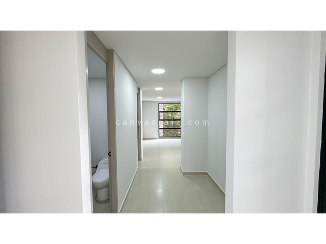 Apartamento de 4 alcobas en venta en Los Naranjos, Medellín, 230 m² · foto 8 de 13