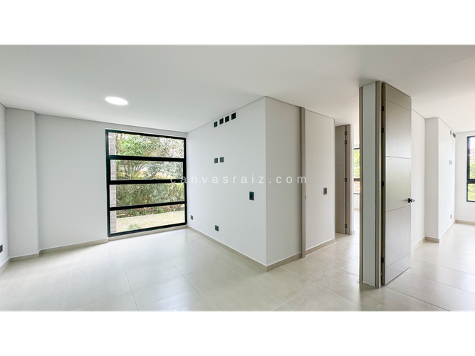 Apartamento de 4 alcobas en venta en Los Naranjos, Medellín, 230 m² · foto 9 de 13