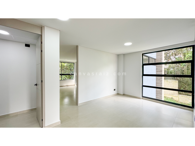 Apartamento de 4 alcobas en venta en Los Naranjos, Medellín, 230 m² · foto 10 de 13
