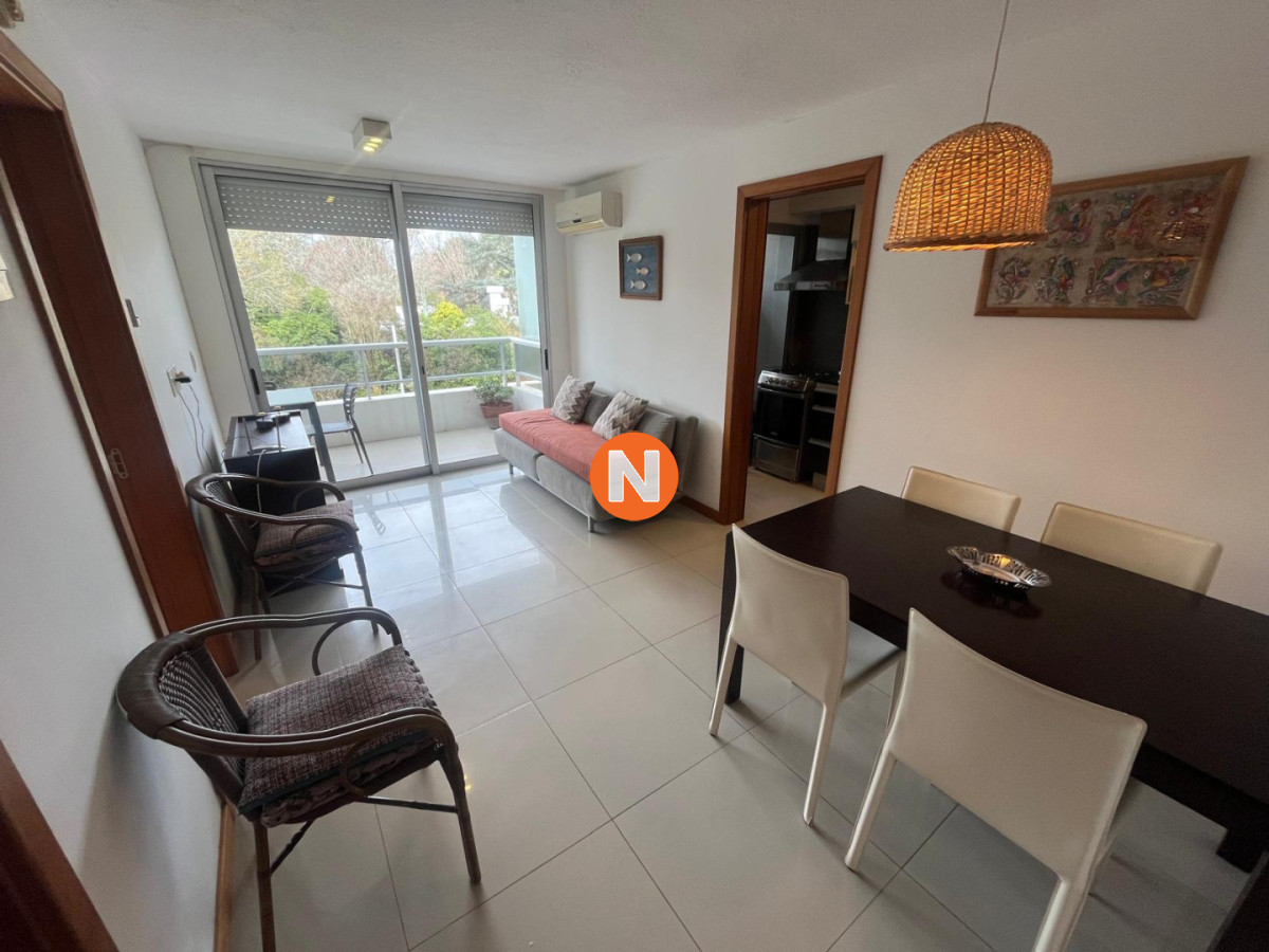 Alquiler Apto 1 Dorm en Playa Mansa, balcon y parrilla - Punta del Este · Foto 2
