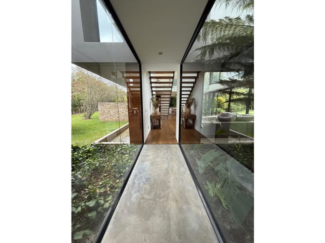 Casa de 4 alcobas en venta en Cabeceras De Llanogrande, Rionegro, 700 m² · foto 3 de 23
