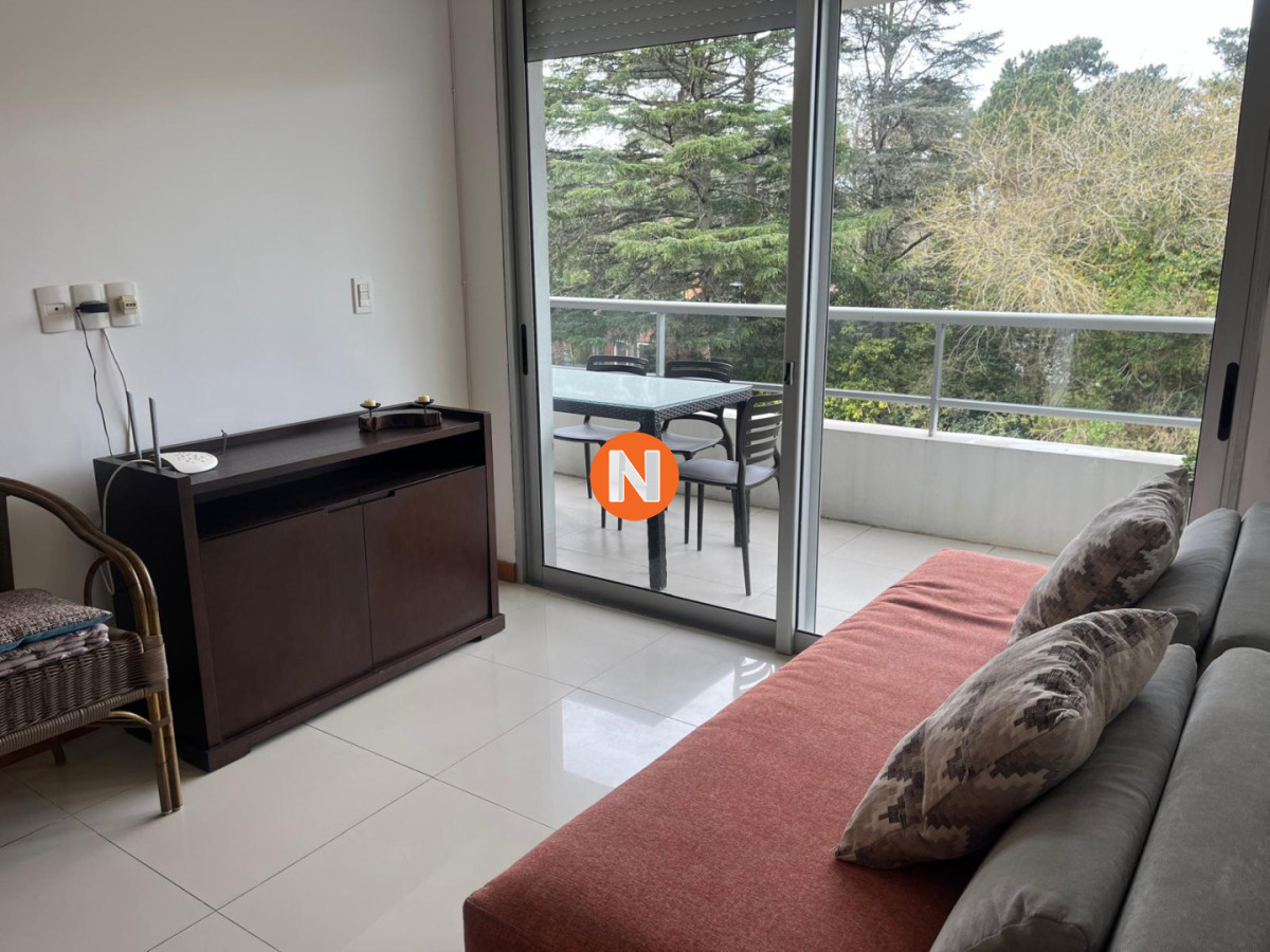 Alquiler Apto 1 Dorm en Playa Mansa, balcon y parrilla - Punta del Este · Foto 3