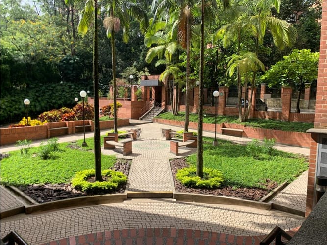 Apartamento de 3 alcobas en venta en El Poblado, Medellín, 160 m² · foto 1 de 24