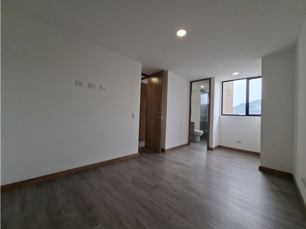 Apartamento en venta en Zona Centro, Envigado · foto 3 de 15
