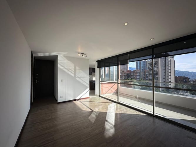 Apartamento de 1 alcoba en arriendo en El Poblado, Medellín, 65 m² · foto 2 de 14