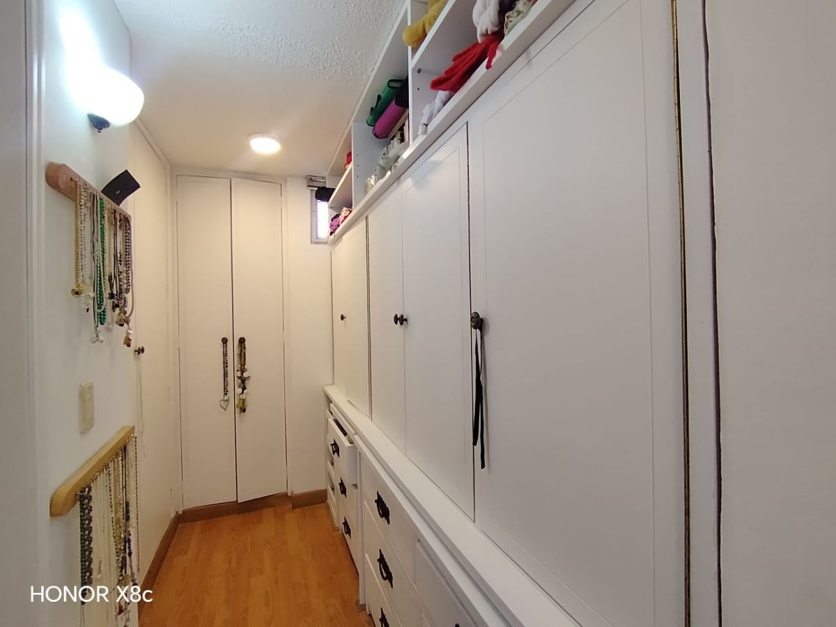 Apartamento en venta en Chicó Alto, Bogotá · foto 8 de 22