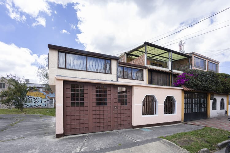 Casa en venta en Castilla, Bogotá · foto 2 de 24