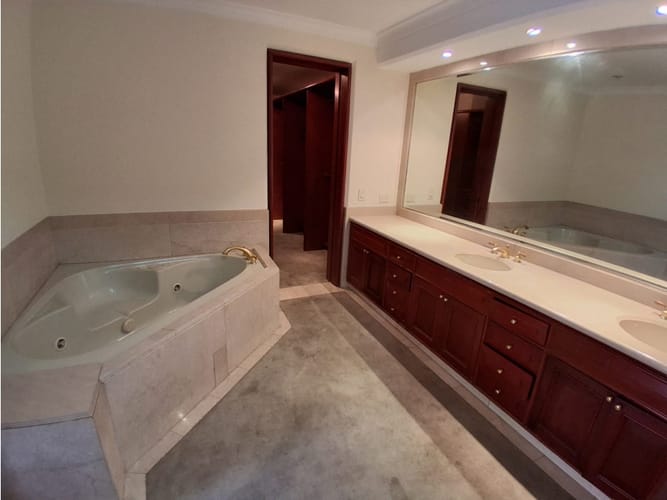Apartamento de 4 alcobas en venta en Ciudadela Real, Bogotá, 283 m² · foto 16 de 24