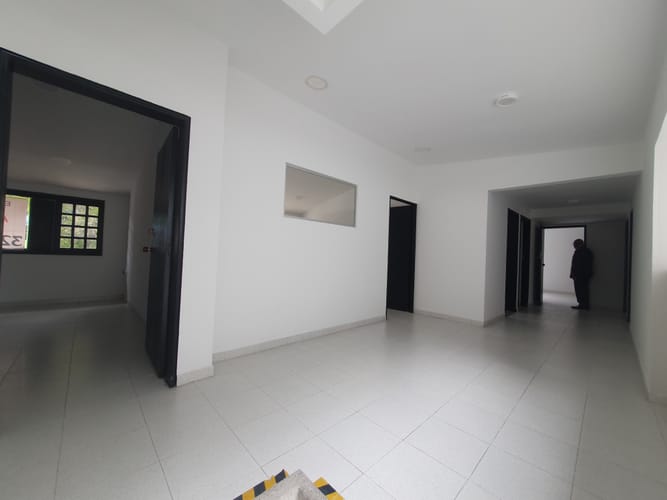 Casa de 8 alcobas en venta en Chicó Reservado, Bogotá, 462 m² · foto 16 de 24