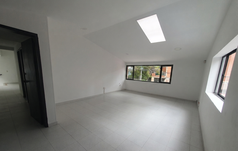 Casa de 8 alcobas en venta en Chicó Reservado, Bogotá, 462 m² · foto 18 de 24