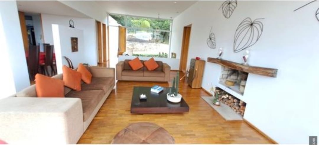 Casa de 4 alcobas en venta en Centro, Sopó, 390 m² · foto 3 de 16