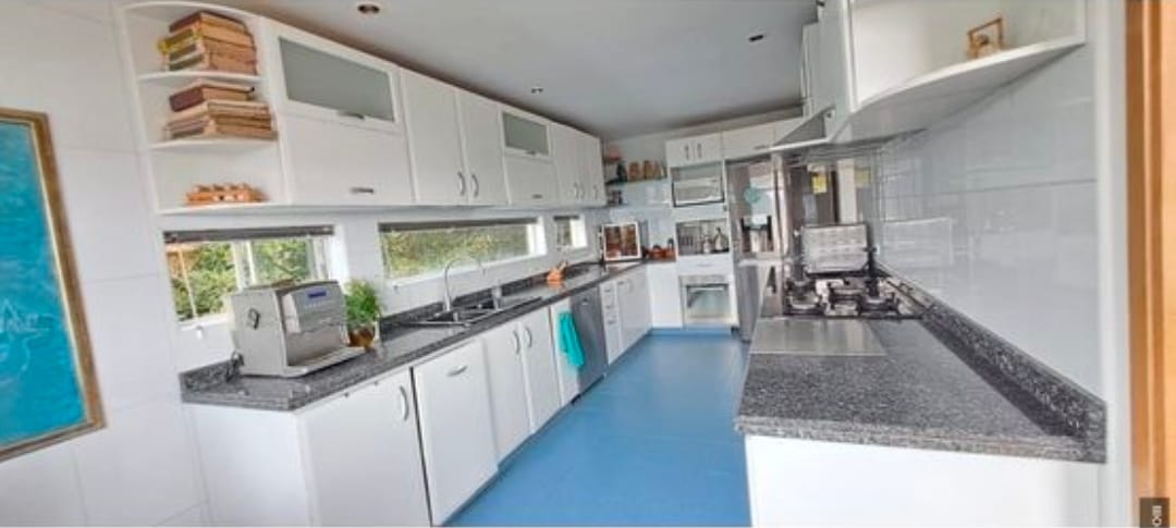 Casa de 4 alcobas en venta en Centro, Sopó, 390 m² · foto 4 de 16