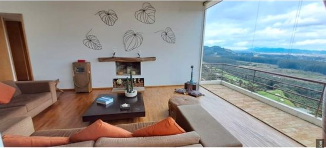 Casa de 4 alcobas en venta en Centro, Sopó, 390 m² · foto 8 de 16