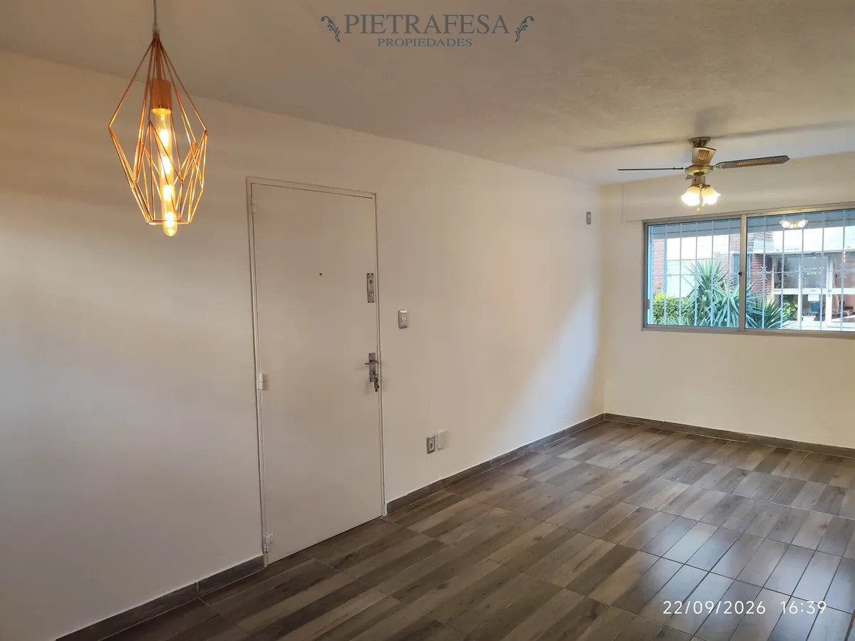 Apartamento en alquiler, 3 dormitorios, 1 baño, terraza. Puerto Buceo. · Foto 2