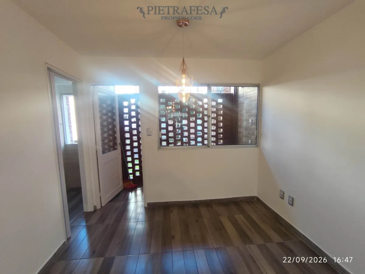 Apartamento en alquiler, 3 dormitorios, 1 baño, terraza. Puerto Buceo. · Foto 4