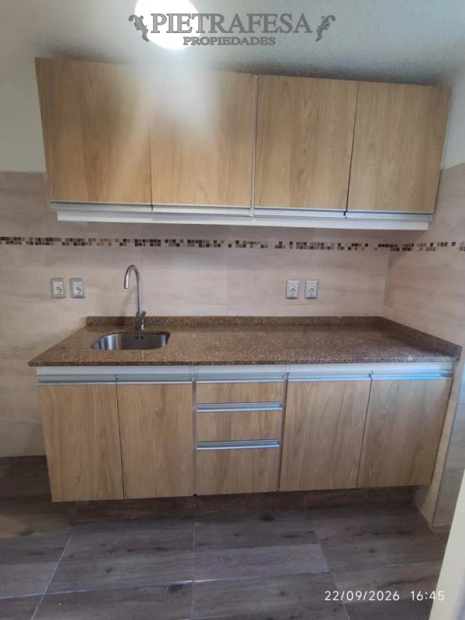 Apartamento en alquiler, 3 dormitorios, 1 baño, terraza. Puerto Buceo. · Foto 7