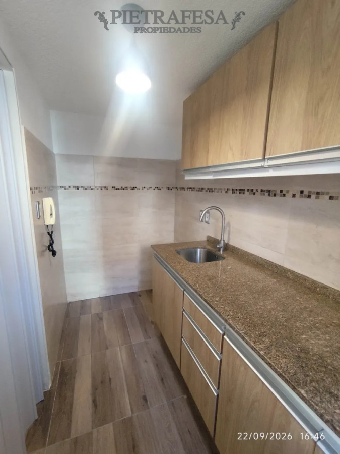 Apartamento en alquiler, 3 dormitorios, 1 baño, terraza. Puerto Buceo. · Foto 9