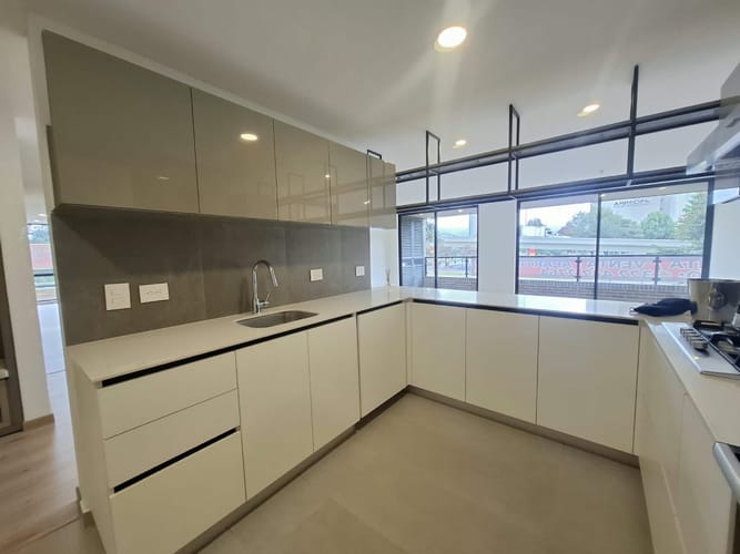Apartamento de 3 alcobas en arriendo en El Salitre, Bogotá, 177 m² · foto 2 de 24