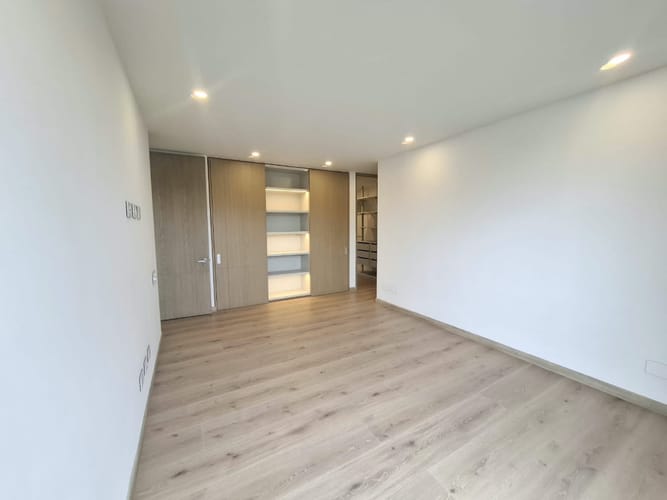 Apartamento de 3 alcobas en arriendo en El Salitre, Bogotá, 177 m² · foto 23 de 24