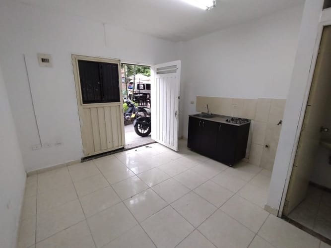 Local en arriendo en Sevilla, Medellín, 20 m² · foto 2 de 6