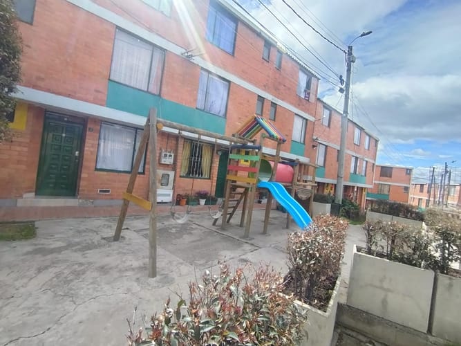Casa en venta en Las Quintas Del Sur, Bogotá · foto 5 de 12