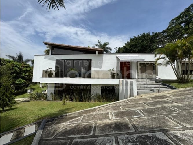 Finca en venta en Monta�Ita, Copacabana, 600 m² · foto 2 de 24