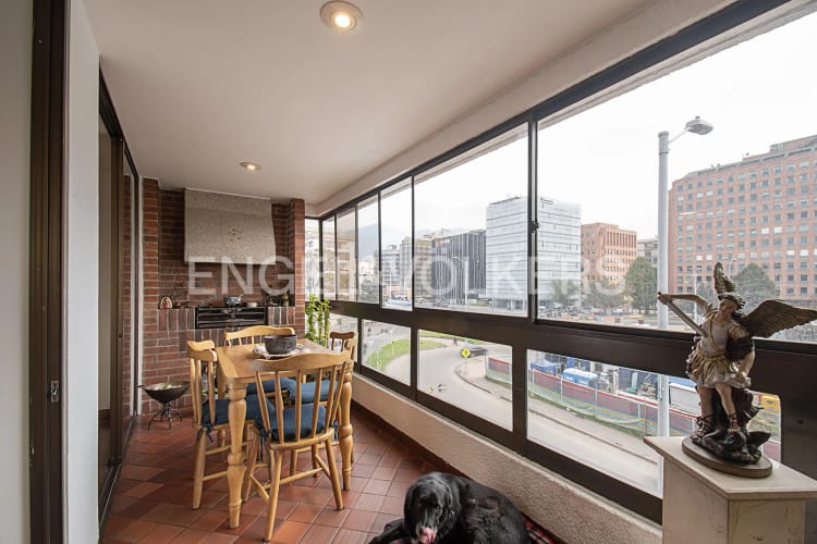 Apartamento de 3 alcobas en venta en Chicó Navarra, Bogotá, 181 m² · foto 6 de 17