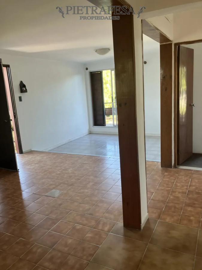 Apartamento en alquiler, 3 dormitorios, 1 baño, terraza, cochera. Carrasco Norte. · Foto 2