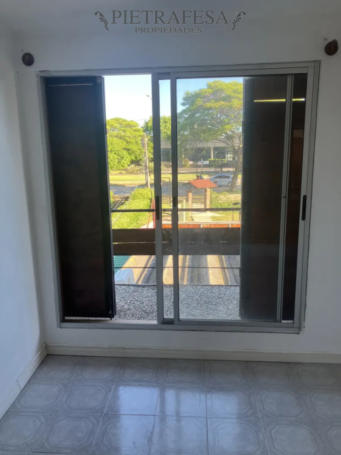Apartamento en alquiler, 3 dormitorios, 1 baño, terraza, cochera. Carrasco Norte. · Foto 3