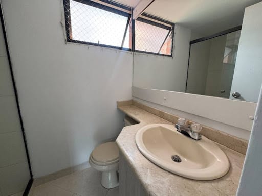 Apartamento de 2 alcobas en arriendo en Loma Del Campestre, Medellín, 87 m² · foto 8 de 14