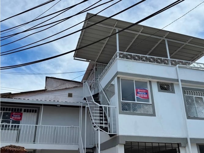 Casa de 6 alcobas en venta en San Bernardo, Floridablanca, 300 m² · foto 2 de 24