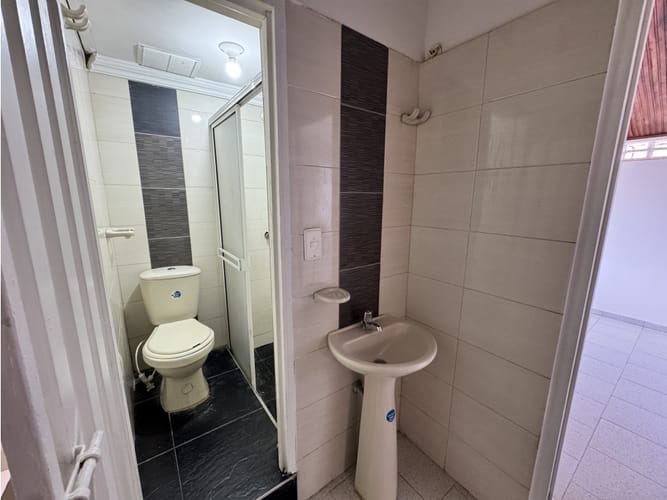 Casa de 6 alcobas en venta en San Bernardo, Floridablanca, 300 m² · foto 15 de 24