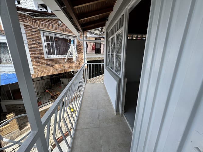 Casa de 6 alcobas en venta en San Bernardo, Floridablanca, 300 m² · foto 18 de 24