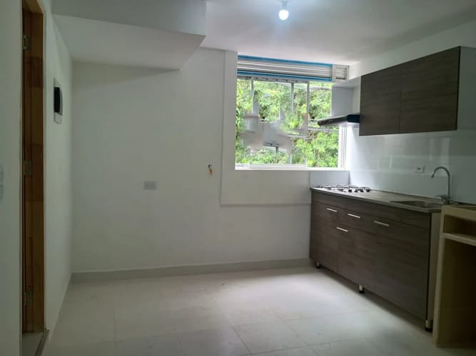 Apartamento de 1 alcoba en arriendo en Estadio, Medellín, 26 m² · foto 2 de 10