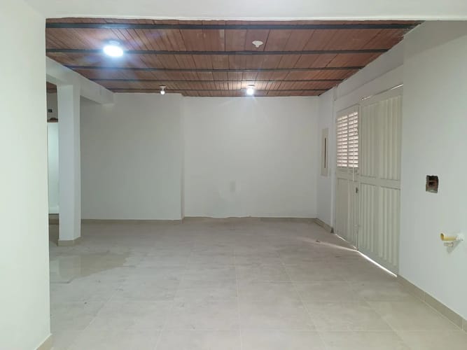 Local en arriendo en U.D. Atanasio Girardot, Medellín, 125 m² · foto 2 de 7