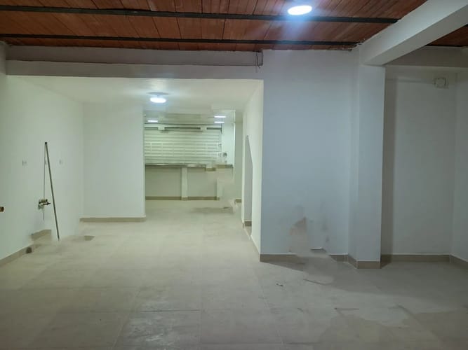 Local en arriendo en U.D. Atanasio Girardot, Medellín, 125 m² · foto 3 de 7