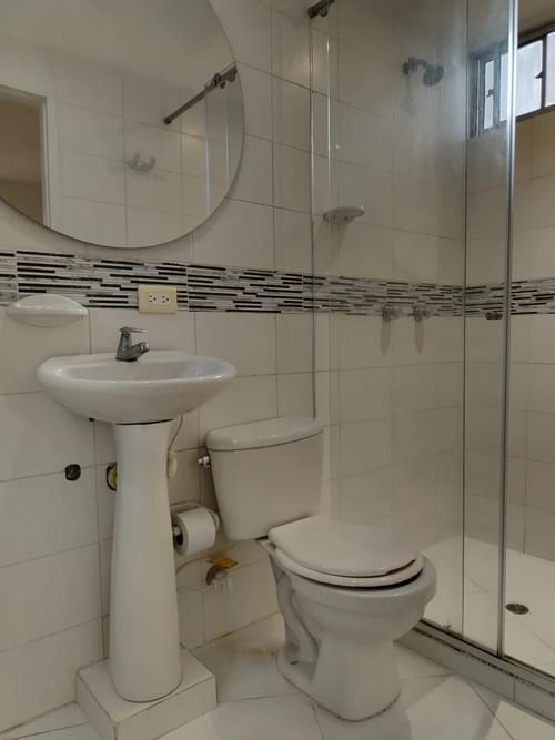 Apartamento de 3 alcobas en arriendo en Florida Nueva, Medellín, 80 m² · foto 5 de 10