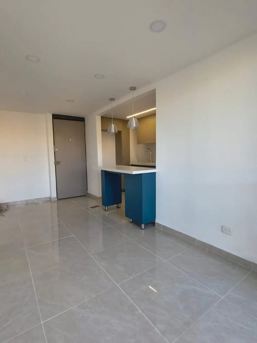 Apartamento de 2 alcobas en venta en Centro, Rionegro, 49 m² · foto 2 de 10