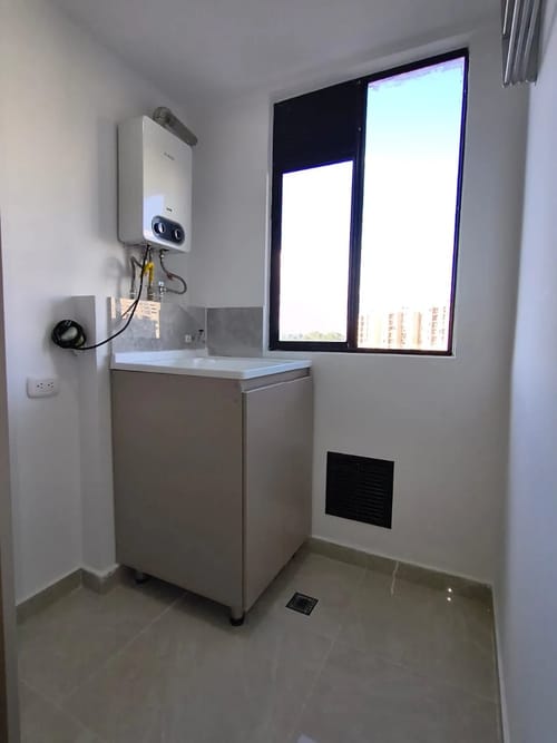 Apartamento de 2 alcobas en venta en Centro, Rionegro, 49 m² · foto 4 de 10