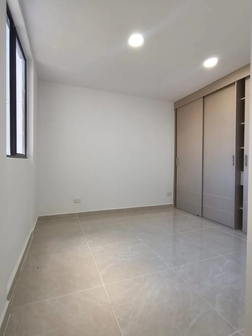 Apartamento de 2 alcobas en venta en Centro, Rionegro, 49 m² · foto 5 de 10