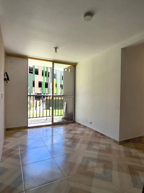 Apartamento de 3 alcobas en venta en Centro, Rionegro, 57 m² · foto 2 de 10