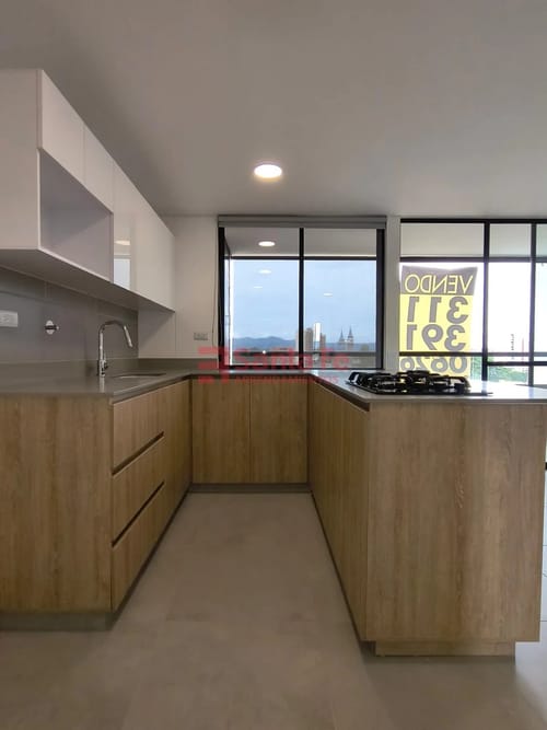 Apartamento de 2 alcobas en venta en Centro, Rionegro, 75 m² · foto 3 de 10