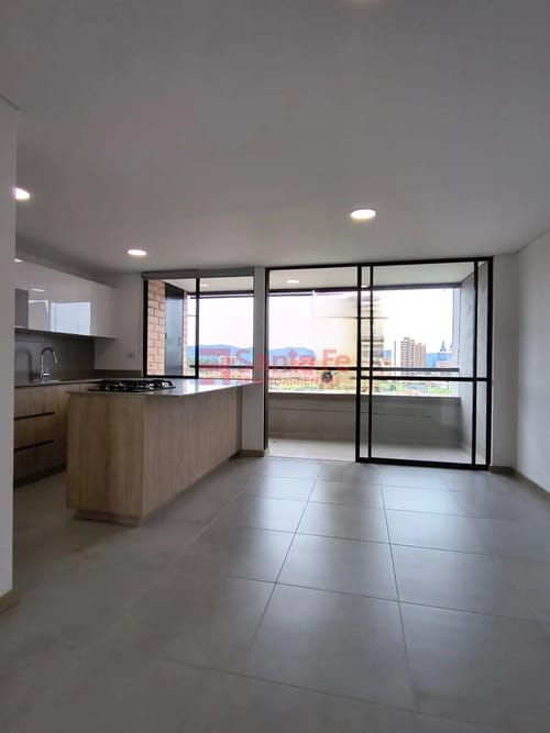 Apartamento de 2 alcobas en venta en Centro, Rionegro, 75 m² · foto 5 de 10