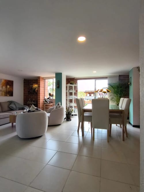 Apartamento de 2 alcobas en venta en Centro, Rionegro, 72 m² · foto 4 de 10
