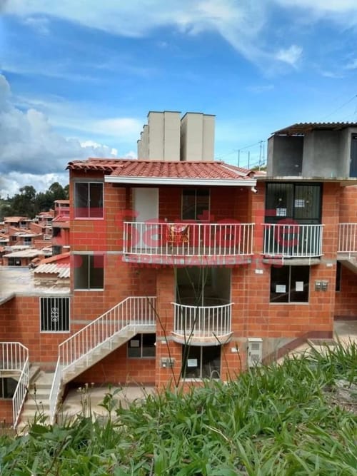 Casa de 4 alcobas en venta en Centro, Rionegro, 92 m² · foto 3 de 10