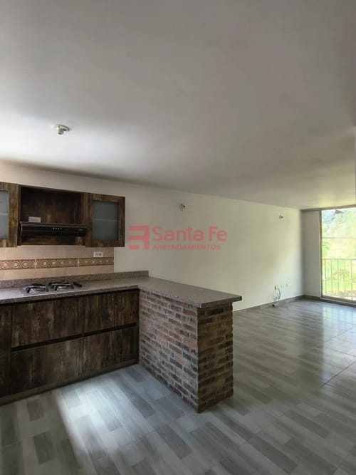 Casa de 4 alcobas en venta en Centro, Rionegro, 82 m² · foto 2 de 10