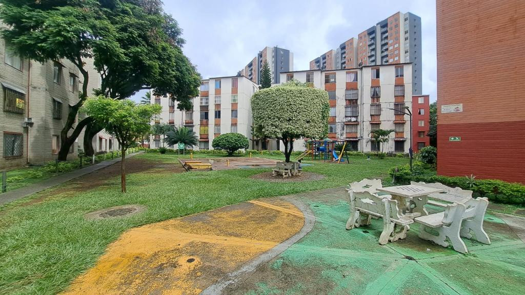 Apartamento en venta en Ciudad 2000, Cali · foto 2 de 18